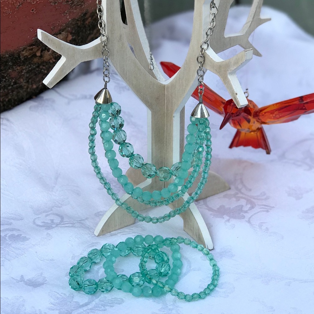 4/$20 jewelry SALE! Tiered beaded necklace